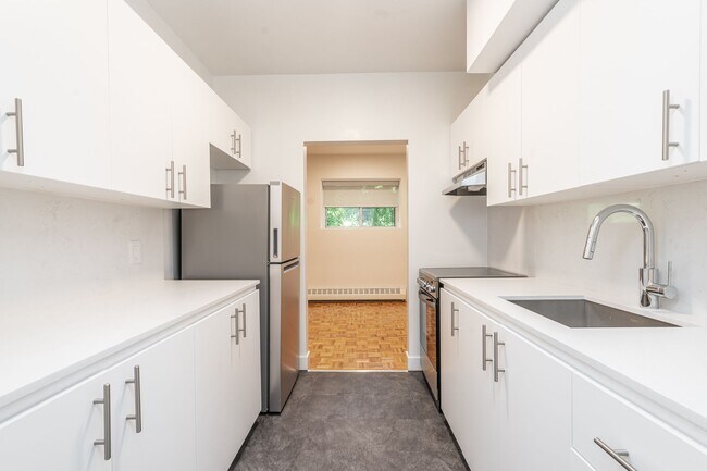 Photo - 36 Castle Frank Rd