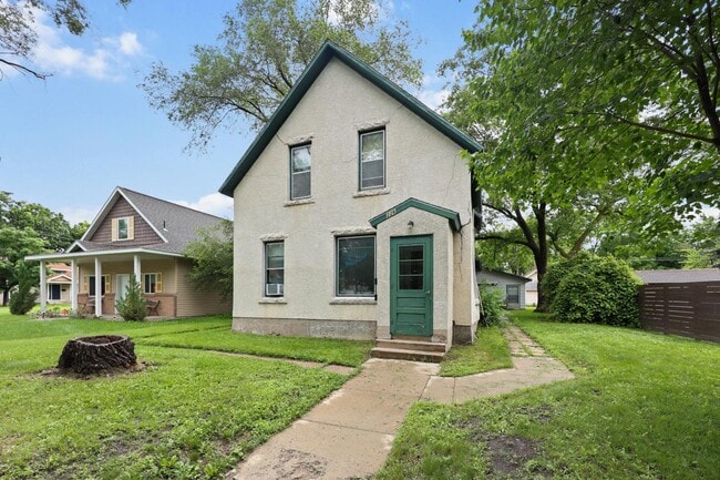 Photo - 226 3rd Ave NE