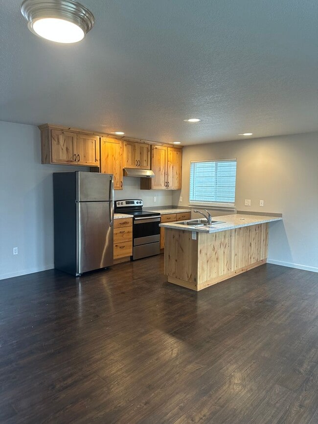 Photo - Available now! 3 bedroom ~ 2.5 Bathroom stylish home in Adair Village!