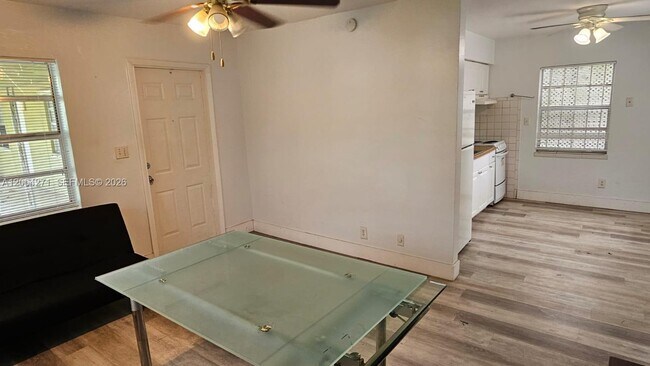 Photo - 808 NE 10th St Unit 3