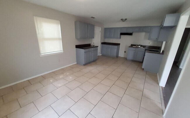 Photo - 1859 S Perkins Rd