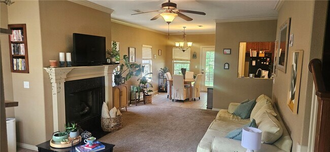 Photo - 2637 N Sierra Ave