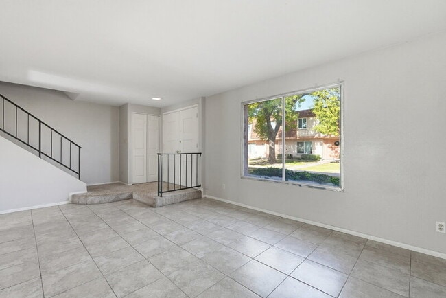 Photo - 1628 E Logan Dr