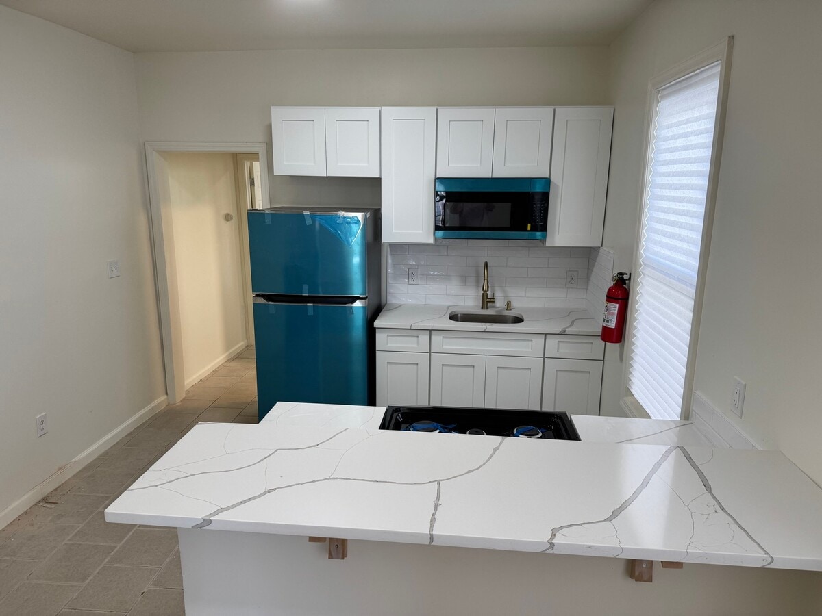 Photo - 587 Grove St Unit 3L