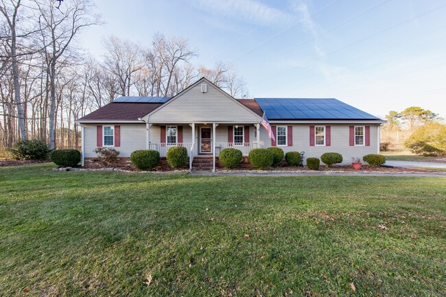 Building Photo - 5621 Pond Ln