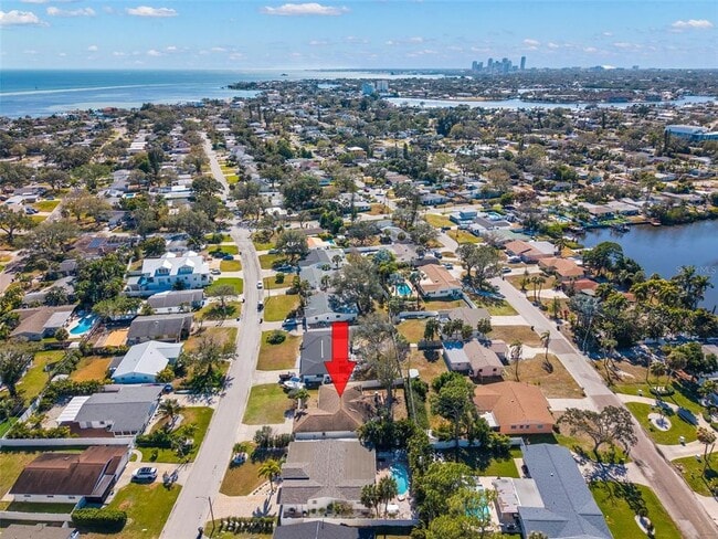 Photo - 4426 Helena St NE