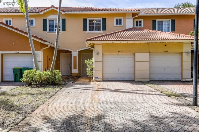 Building Photo - 6527 Catalina Ln
