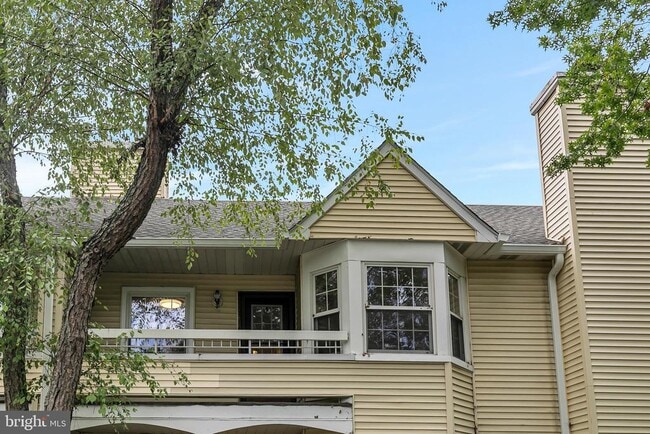 Building Photo - 5 Mill Run W Unit 5