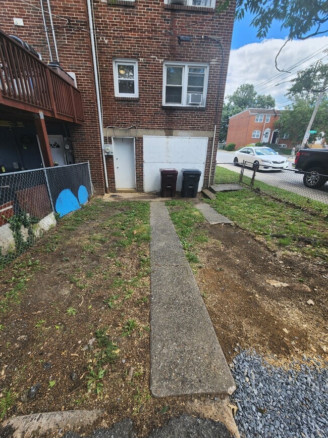 Photo - 2601 N Heald St