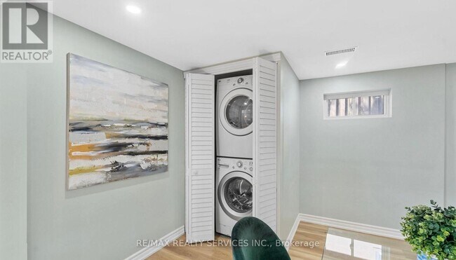 Photo - 5 Avondale Blvd