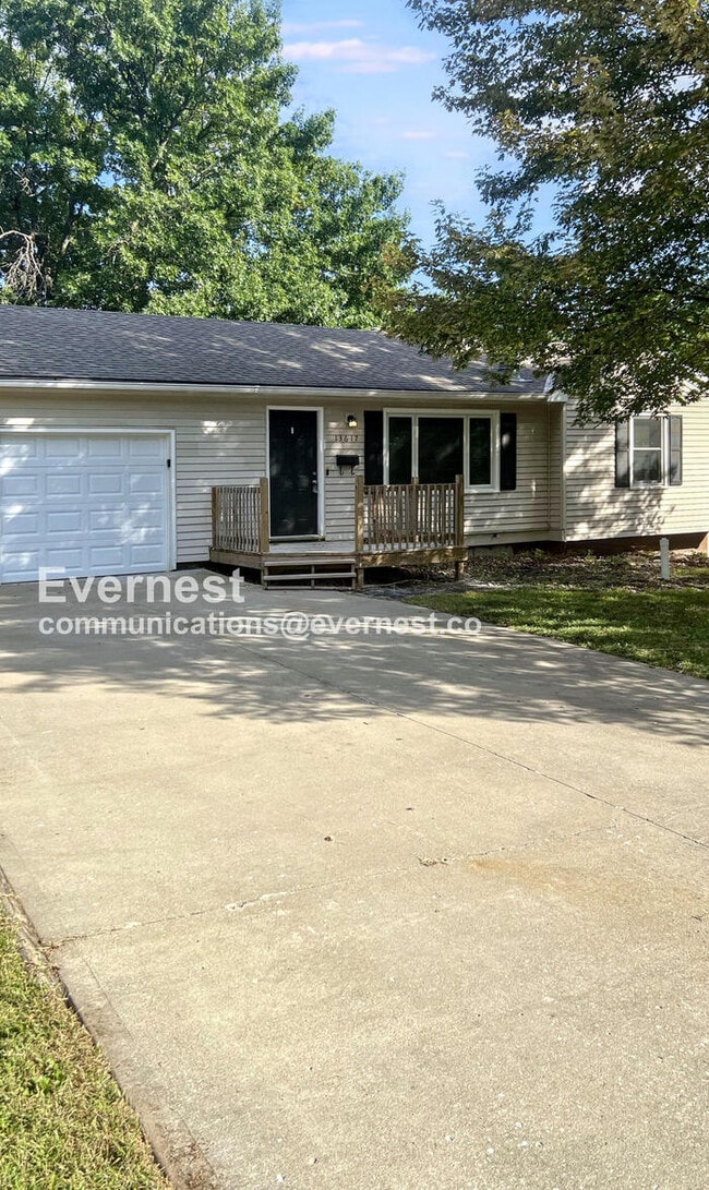 Photo - 13617 Craig Ave