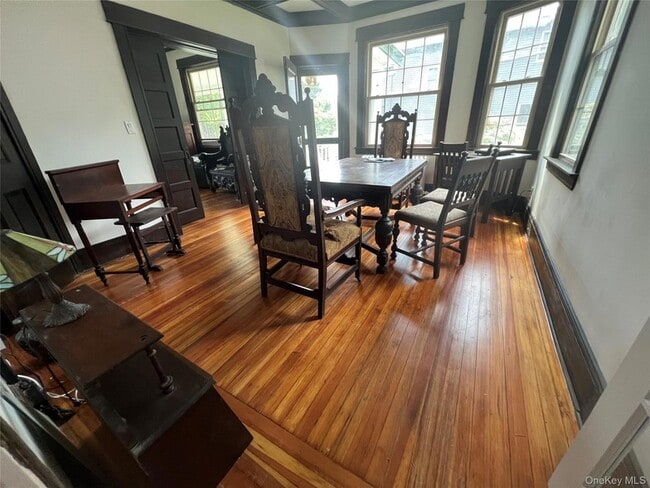 Photo - 27 Dosoris Way