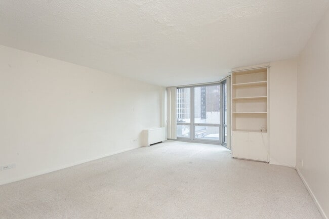 Photo - 21 W Goethe St Unit 6J
