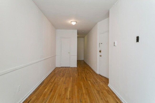 Building Photo - 118 Adams St Unit 7 Rental