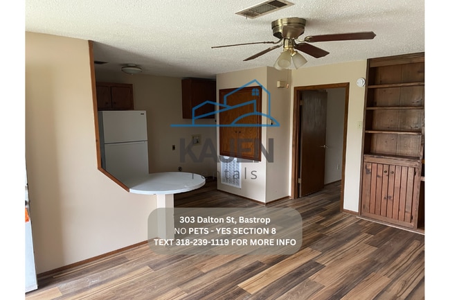 Photo - 303 Dalton St