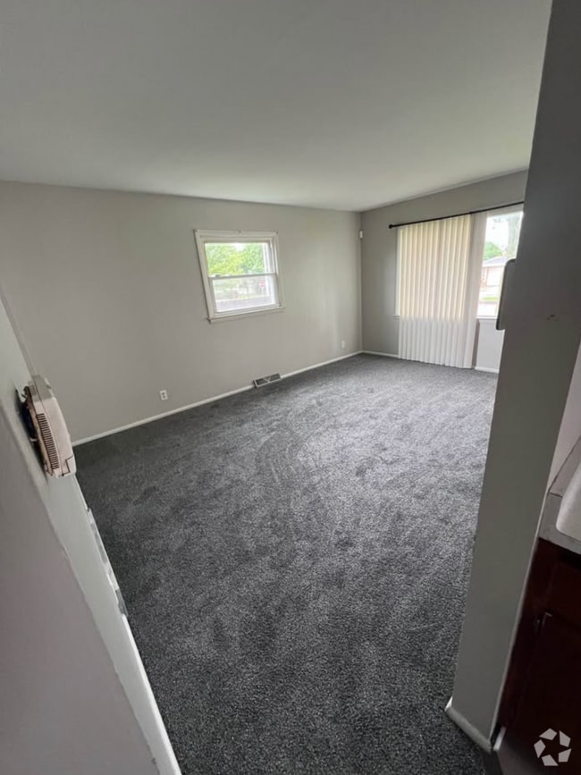 Building Photo - 6429 N 89th St Rental