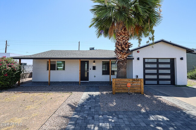 Building Photo - 2651 N 71st Pl