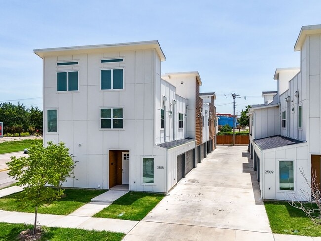 Photo - 2505 Benbrook Blvd Unidad 2027,  504