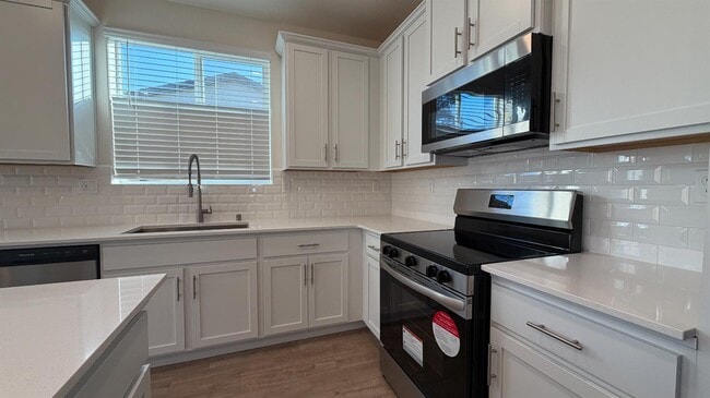 Photo - 2173 N Renn Ave