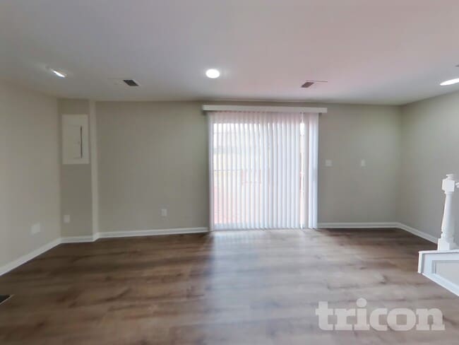 Photo - 3695 Masthead Trail