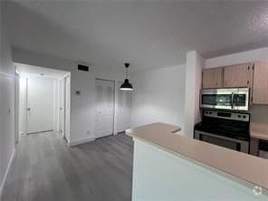 Building Photo - 10733 Cleary Blvd Rental