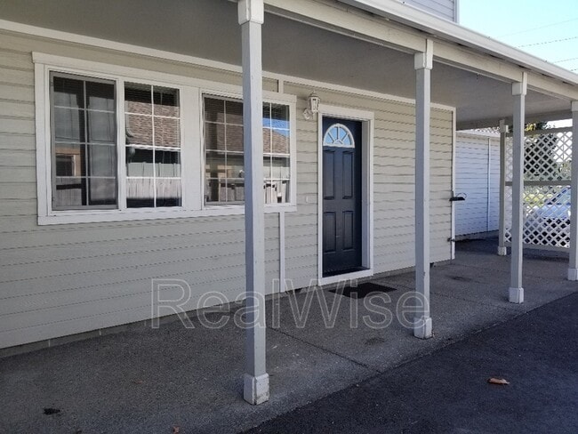 Photo - 1527 Hamilton Ln
