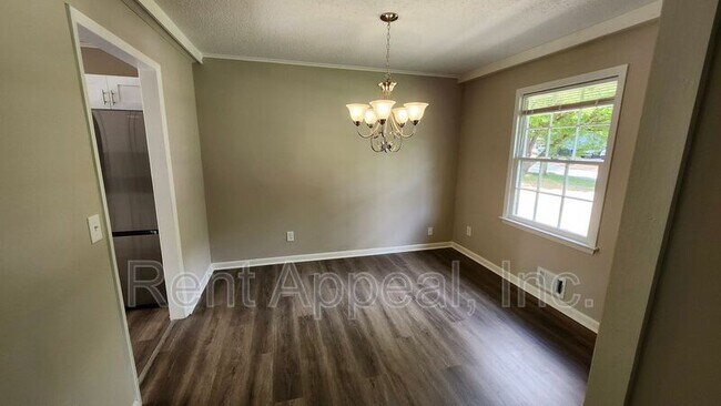 Photo - 1007 Strawberry Ln