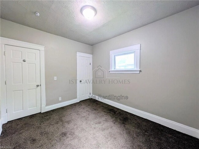 Photo - 10302 Lamontier Ave