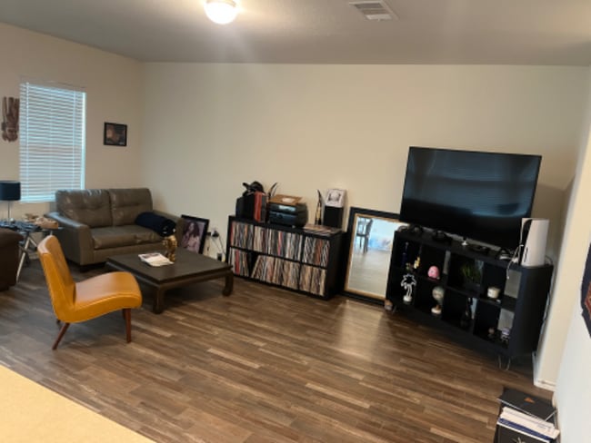 Photo - 6317 Graymont Dr