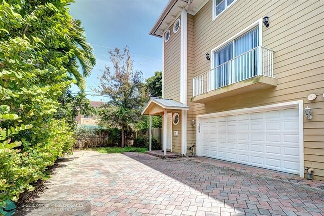 Photo - 1508 SW 4th Ave Townhome