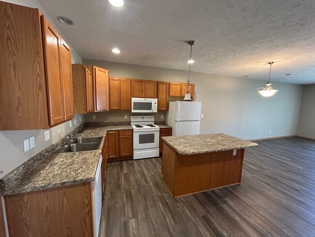 Photo - 5976 Haswell Pl