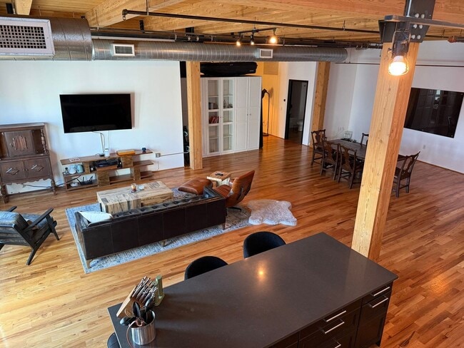 Building Photo - Full Service Executive Fully Furnished All Inclusive Architectural Penthouse Loft Downtown Denver Unit 4D