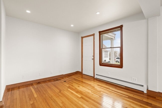 Photo - 10 Ernest Ave