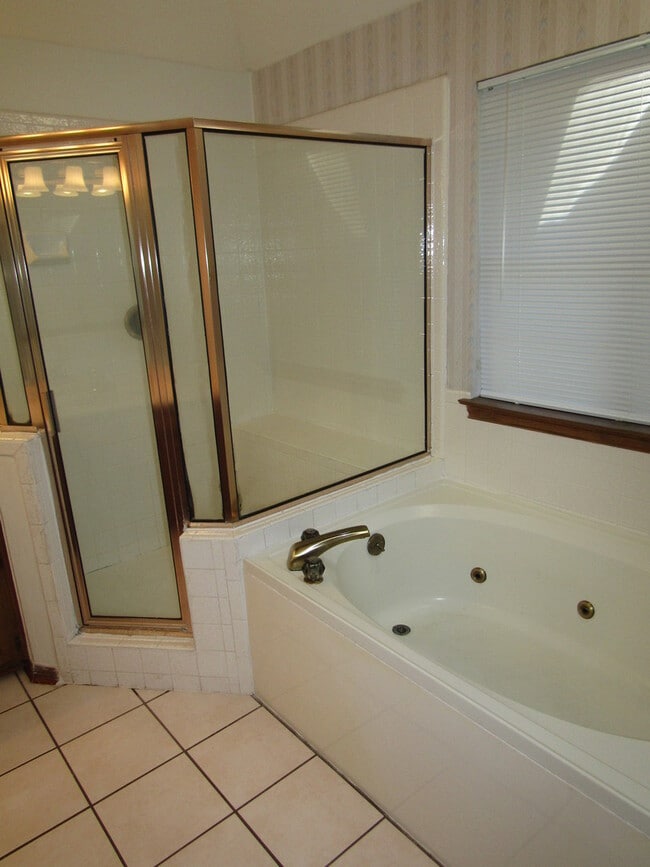 Photo - 6106 John Chisum Ln