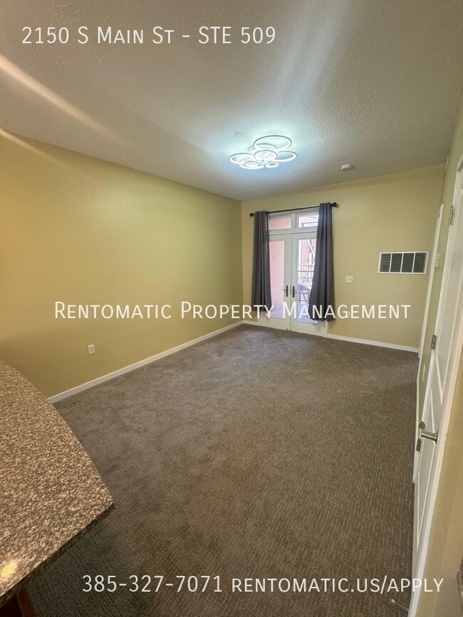 Photo - 2150 S Main St