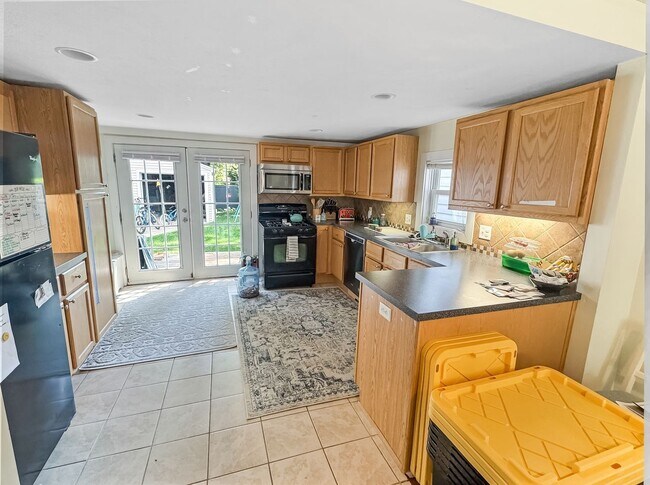 706 Rosewood Ave SE