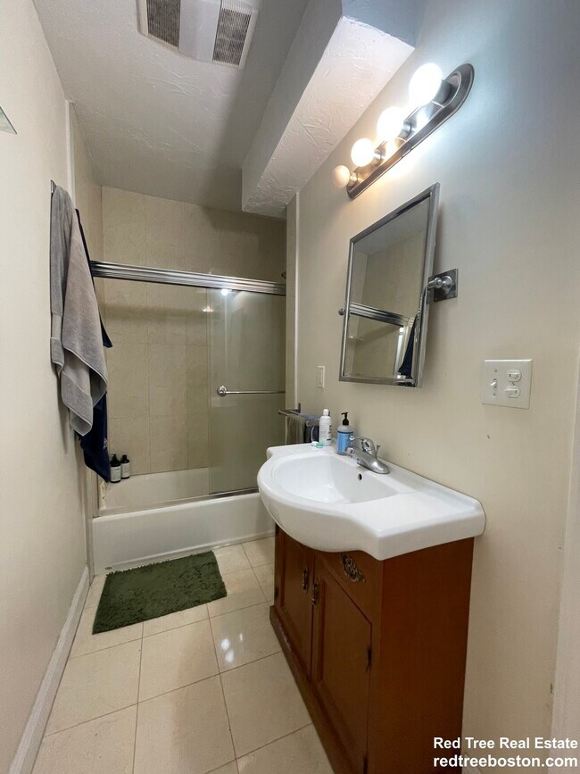 Photo - 147 Winthrop Rd