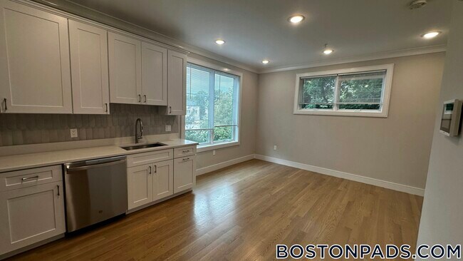 Photo - 104-106 Warren St. Unidad 3