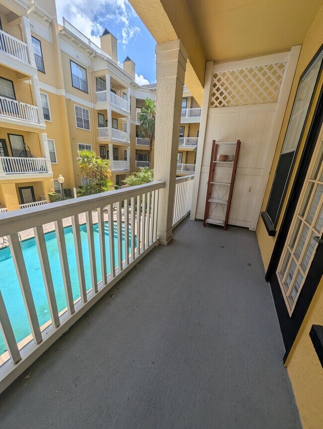 Photo - Great 1/1 Studio unit with wood floors and pool view patio!