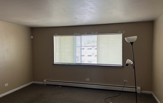 Building Photo - 3913 W 124th Pl Unit 3w Rental