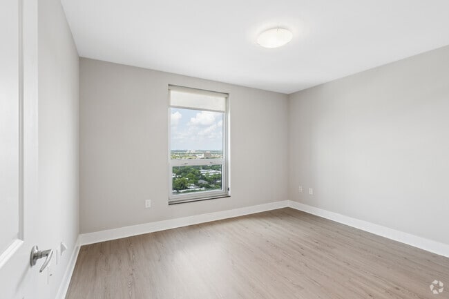 A1R 1BR, 1BA - 655SF - Bedroom