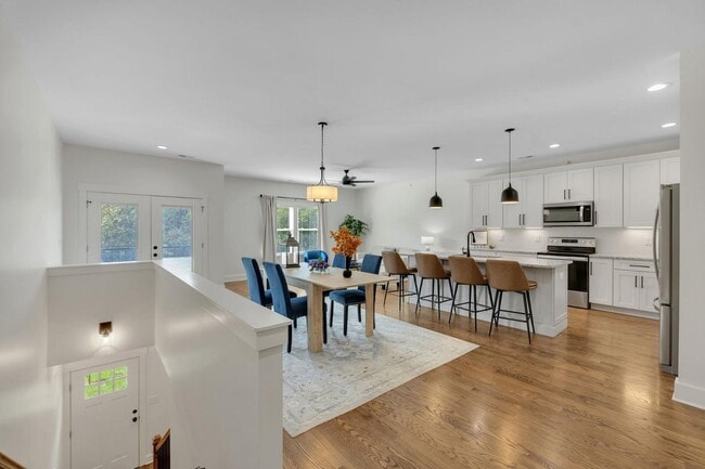 Photo - 138 Wilson Ct