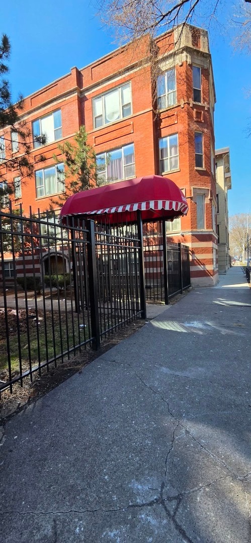 Building Photo - 5142 S King Dr