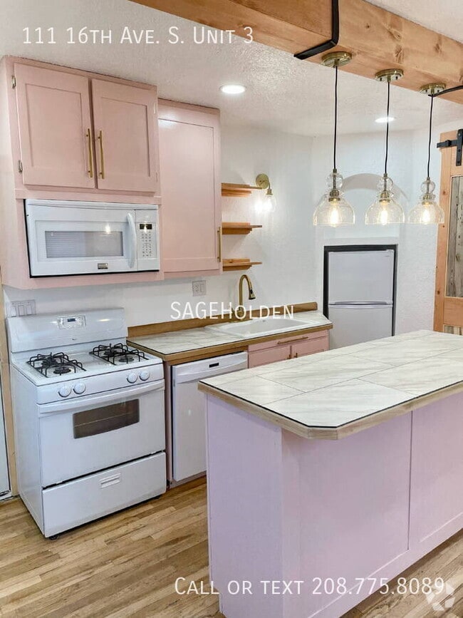 Building Photo - 111 16th Ave S Unit 3 Rental