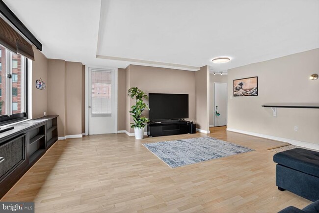 Photo - 1021 Arlington Blvd Unit 643