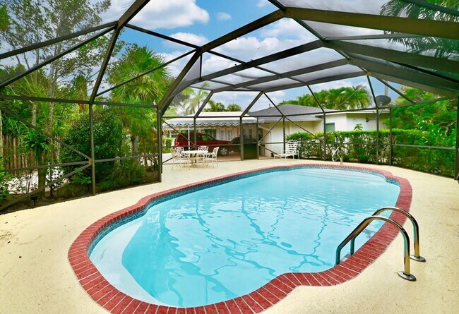 Building Photo - 129 Alhambra Pl