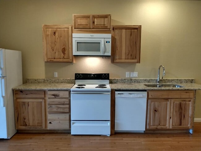 Photo - 16219 Oxbow Trl Unit Remodeled townhome