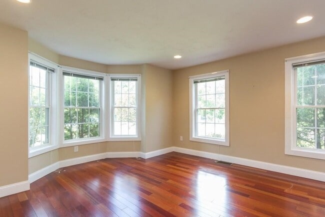 Photo - 36 Willowdale Rd