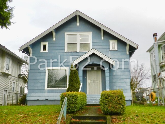 Building Photo - 2 Bedroom Tacoma Duplex Unit #B