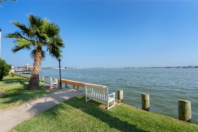 Building Photo - 4001 E NASA Pkwy Unit 213